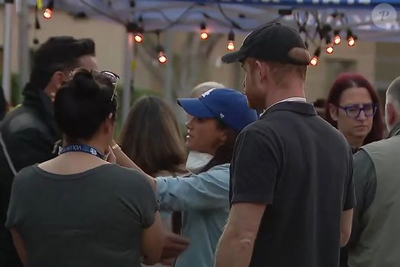 Le prince Harry et Meghan Markle se rendent au Pasadena Convention Center avec les services d secours et les victimes des incendies de Eaton à Los Angeles le 11 janvier 2025