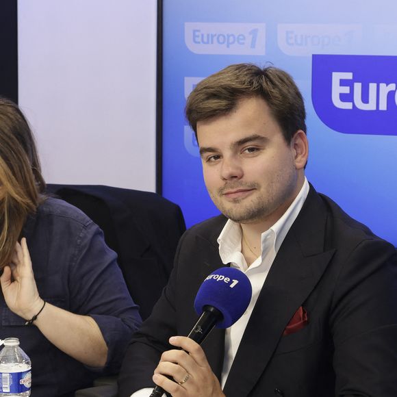 Exclusif - Valérie Benaim, Gauthier Le Bret  - Cyril Hanouna sur le plateau de de l’émission « On Marche Sur La Tête » présentée par C.Hanouna et diffusée en direct sur Europe 1 à Paris le 29 avril 2025. © Jack Tribeca/Bestimage