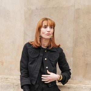 Lolita Chammah a marqué les esprits lors du défilé Patou pendant la Fashion Week à Paris.

Lolita Chammah assiste au défilé Patou Automne/Hiver dans le cadre de la semaine de la mode à Paris à Paris, France.
Lucia Sabatelli

UTILISATION ÉDITORIALE UNIQUEMENT
© Lucia Sabatelli / Bestimage