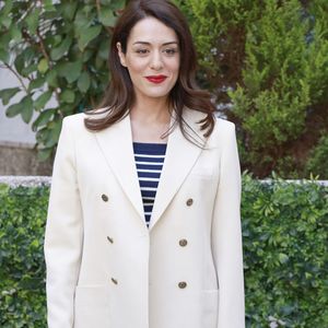 Insistant sur l'importance de donner l'exemple en tant que parent 

Sofia Essaidi de la série La peste
CANNESERIES 2023 Saison 6 à Cannes, dimanche 16 avril 2023.