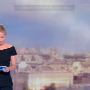 Vêtue de noir, elle portait la même tenue que lors de la cérémonie, en clin d’œil à l’homme en noir.


Audrey Crespo-Mara de retour au JT de 20h de TF1, capture d'écran