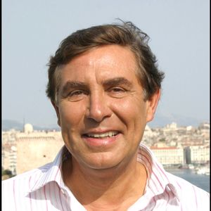 Jean-Pierre Foucault, Marseille (France), 5 septembre 2004 – sur le tournage de Vivement Dimanche spécial Marseille. Crédit : Guillaume Gaffiot/Bestimage.