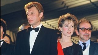 Johnny Hallyday séparé de Nathalie Baye : il avait pris un appartement à 200 mètres de l'actrice, "comme pour garder un œil sur elle"