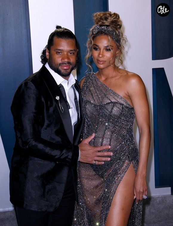 En effet, les anecdotes confiées par la chanteuse avaient laissé présager une suite pour cette belle famille.

Ciara enceinte et son mari Russell Wilson à la soirée "Vanity Fair Oscar Party" après la 92ème cérémonie des Oscars 2020 à Los Angeles, le 9 février 2020. 

© Bestimage