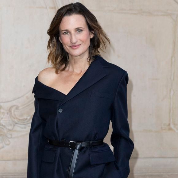 Et ses enfants ne comprennent pas pourquoi elle n'est pas à la maison.

Camille Cottin au photocall du défilé Christian Dior "Collection Haute Couture Printemps/Eté 2025" au Musée Rodin, lors de la Fashion Week de Paris (PFW), le 27 janvier 2025.
© Olivier Borde/Bestimage