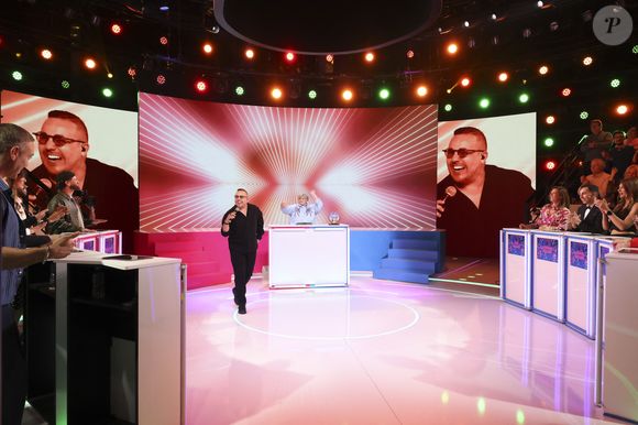 Exclusif - Laurence Boccolini, lors de l'enregistrement de l'émission "On Connait La Chanson Années 90", présentée par L.Boccolini et diffusée le 19 mai 2026 sur W9, à Paris, France, le 8 avril 2026. © Jack Tribeca/Bestimage