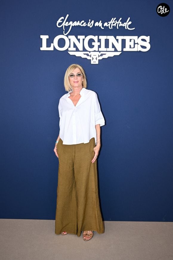 Exclusif - Michèle Laroque dans l'espace VIP, le Pavillon Eiffel, lors de la 12ème édition Longines Paris Eiffel Jumping au pied de la Tour Eiffel sur le Champ-de-Mars à Paris, France, le 19 juin 2026. © Perusseau-Veeren/Bestimage