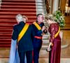 Pour rappel, le grand-duc Henri a abdiqué après 25 ans de règne et c'est donc son fils Guillaume qui reprend le trône.

Grand Duke Guillaume, Grande-Duchesse Stephanie de Luxembourg, la reine Mathilde de Belgique, Le roi Philippe de Belgique aux arrivées du dîner de gala des célébrations du changement de trône au Palais grand-ducal du Luxembourg, le 3 octobre 2025. @Dana Press / Bestimage