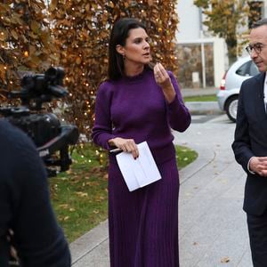 Les habitants du village l'y voient souvent le week-end.

Apolline de Malherbe interviewe Bruno Retailleau lors du tournage de l'émission En Campagne de BFMTV à Bry-sur-Marne en banlieue parisienne, France le 6 novembre 2025. Photo by Jeremy Paoloni/ABACAPRESS.COM
