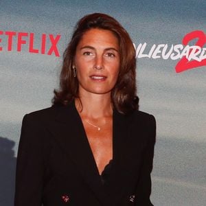 Le jour de son mariage, elle portait des baskets, un choix assumé et symbolique pour elle.

Alessandra Sublet - Avant-première du film "Banlieusards 2", qui sera diffusé sur Netflix à partir du 27 septembre 2023, au cinéma Publicis à Paris. Le 14 septembre 2023.
© Christophe Clovis / Bestimage