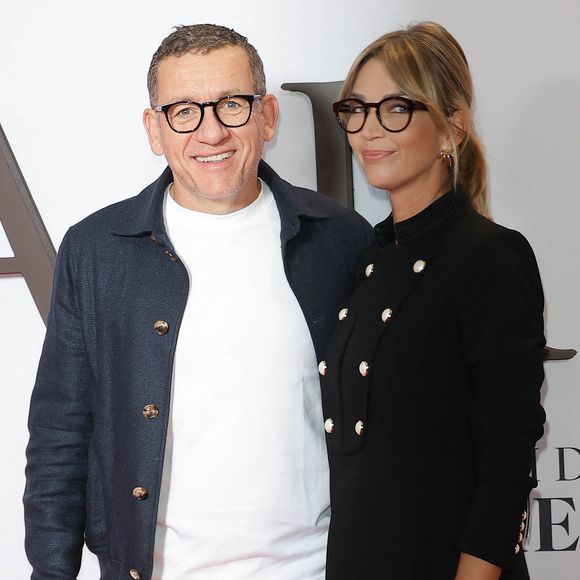 Dany Boon et sa compagne Clara Vello au photocall de la première du film "Karma" au cinéma Pathé Palace à Paris le 13 octobre 2026. 

© Coadic Guirec / Bestimage
