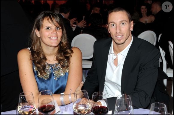 Frédérick Bousquet et Laure Manaudou (enceinte) - Dîner de gala de la mode contre la Sida au Pavillon d'Armenonville, le 28 janvier 2010. © Rachid Bellak/Bestimage
