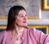 L'actrice de 43 ans a quitté ce village, distingué parmi les Plus Beaux Villages de France en 2023, pour s'installer dans les Alpes. 

Alice Pol est missionnée pour lire la dictée noire de la 22ème édition du festival Quais du Polar à Lyon le 04/04/2026. Photo Sandrine Thesillat / PsNewZ / Bestimage