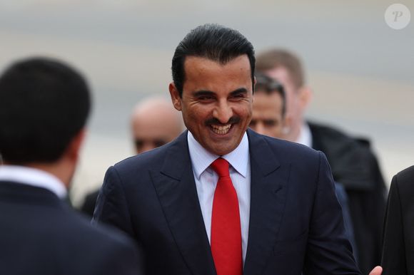 Le Qatar y possède pas moins de cinq immeubles, les numéros 7,19, 21, 23 et 25, et héberge ainsi des joailliers prestigieux. 

RUSSIE, RÉGION DE MOSCOU - 17 AVRIL 2025 : Cheikh Tamim ben Hamad Al Thani, émir du Qatar, accueilli à l'aéroport international de Vnukovo. Alexander Shcherbak/TASS