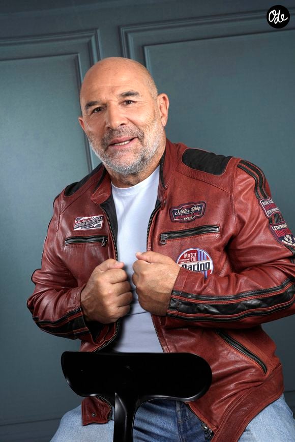 Après la fin de sa carrière sportive, il s'est reconverti dans les médias

Exclusif - Portrait de Vincent Moscato à Paris, le 2 septembre 2025.
© Cédric Perrin/Bestimage