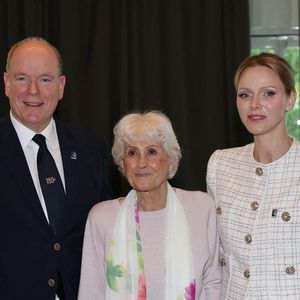Le Prince Albert II de Monaco et la Princesse Charlène de Monaco assistent au 75ème anniversaire de l'Amicale des ainés monégasques à l'Hôtel Méridien de Monte-Carlo, Monaco, le 5 décembre 2025. 

Photo : Jean-Charles Vinaj/ABACAPRESS.COM