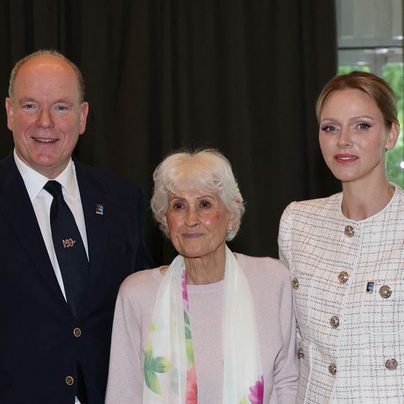 Le Prince Albert II de Monaco et la Princesse Charlène de Monaco assistent au 75ème anniversaire de l'Amicale des ainés monégasques à l'Hôtel Méridien de Monte-Carlo, Monaco, le 5 décembre 2025. 

Photo : Jean-Charles Vinaj/ABACAPRESS.COM