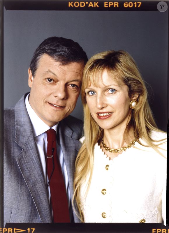 "Ce que je voulais surtout, c’était que mon nom d’artiste ne doive rien à ma famille", révélait l'animateur.

L'animateur Fabrice (François Simon-Bessy)  et sa femme Michèle © Cedric Perrin Bestimage