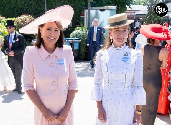 Elle a partagé ce moment avec Carole Middleton, avec qui elle entretient une belle complicité.

Carole Middleton et Alizée Thevenet assistent au deuxième jour du Royal Ascot, à l’hippodrome d’Ascot, à Ascot, dans le Berkshire (Royaume-Uni).
Photo de GOFF  / BESTIMAGE