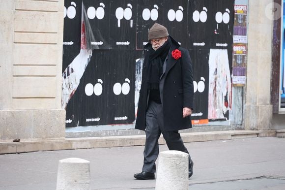 Son époux Thomas Stern, qui l'a accompagnée jusqu'à son dernier souffle, est apparu.

Thomas Stern arrivant à la cérémonie d'enterrement de Catherine Laborde à l'église Saint-Roch à Paris, France, le 6 février 2025.  Photo par Jerome Domine/ABACAPRESS.COM