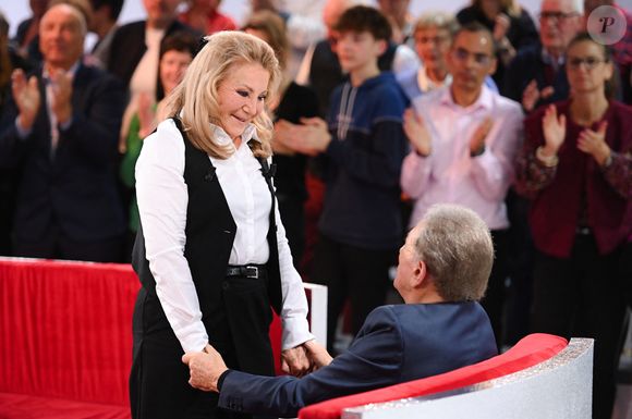 Exclusif - Sheila et Michel Drucker - Enregistrement de l'émission Vivement dimanche au studio Rive Gauche, le 21 mars 2025, présentée par M.Drucker et diffusée sur France 3 le 30 mars 2025.
© Guillaume Gaffiot / Bestimage