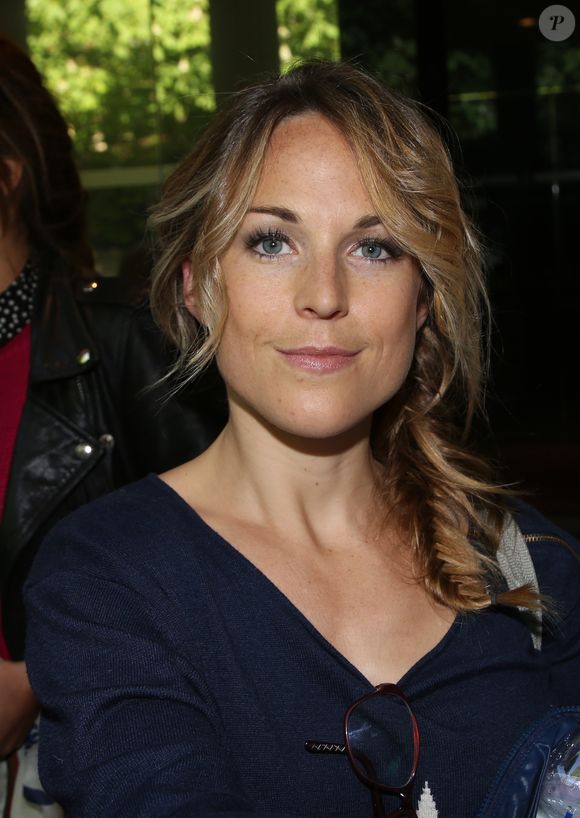 Exclusif - Aurélie Vaneck arrive à l'enregistrement TV de 'Vivement Dimanche' au Studio Gabriel à Paris. Le 9 avril 2014. Denis Guignebourg / Bestimage