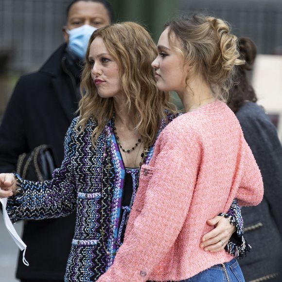 Vanessa Paradis et sa fille Lily Rose Depp - Photocall du défilé de mode prêt-à-porter printemps-été 2021 "Chanel" au Grand Palais à Paris. Le 6 octobre 2020
© Olivier Borde / Bestimage