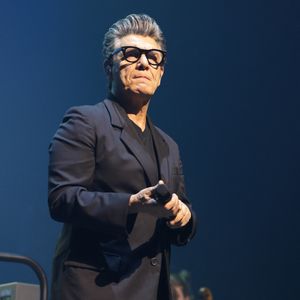 Le report est dû à une contrainte de temps : deux à trois semaines de répétitions manquaient avant janvier. 

Exclusif - Marc Lavoine en concert à la Seine musicale de Boulogne-Billancourt, France, le 17 mai 2025. © Coadic Guirec/Bestimage