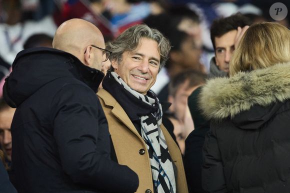 Et Laurent Solly avait notamment détaillé il y a quelques années ses grands projets dans l’IA, le métavers et la monétisation de WhatsApp. 


Laurent Solly - Célébrités dans les tribunes du match de Ligue 1 McDonald's opposant le Paris Saint-Germain (PSG) à Lyon (3-1) au Parc des Princes à Paris le 15 décembre 2024. © Cyril Moreau/Bestimage