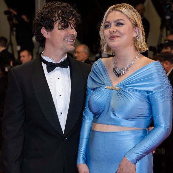 Sur les photos qu'il a publiées, on découvre le jeune homme sur scène en pleine remise de prix, ainsi qu'une somptueuse médaille dorée dans son écrin de la Monnaie de Paris. 

Florian Rossi et sa compagne Louane Emera - Montée des marches du film « The Idol » lors du 76ème Festival International du Film de Cannes, au Palais des Festivals à Cannes. Le 22 mai 2023
© Olivier Borde / Bestimage