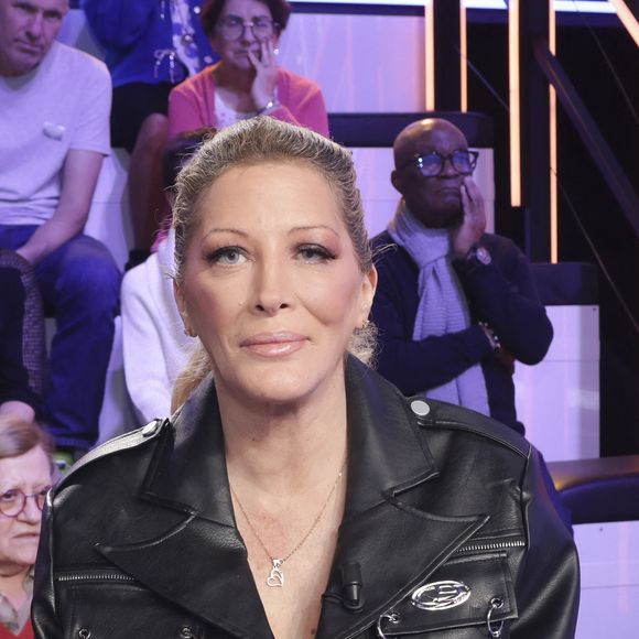 Loana a été retrouvée morte dans son appartement de Nice.

Loana sur le plateau de l'enregistrement de l'émission " Face à Hanouna " présentée par C.Hanouna et diffusée sur C8. © Jack Tribeca/Bestimage