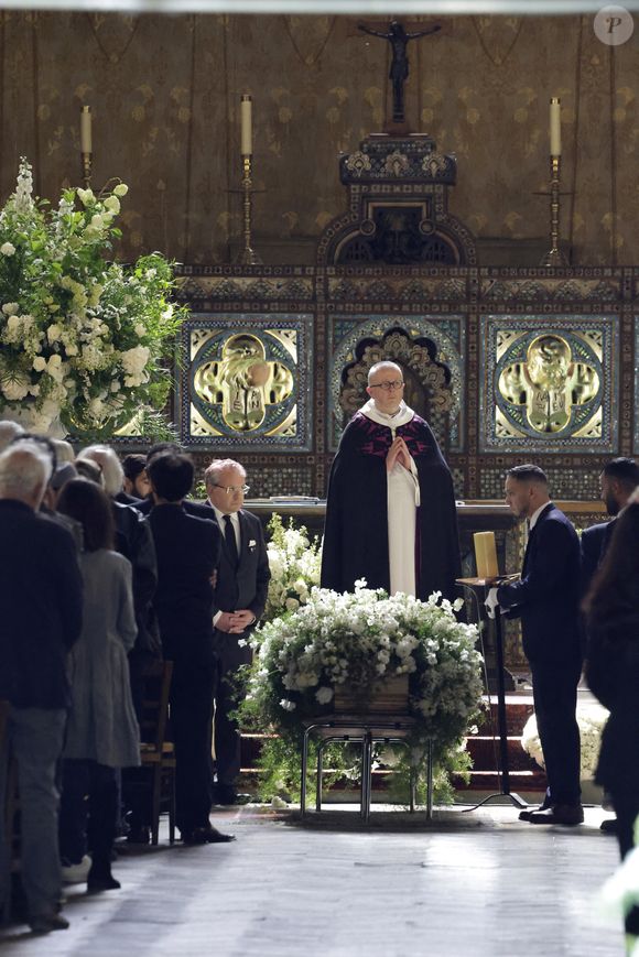 Arrivées aux obsèques de Nadia Farès en l'église Saint-Jean-de-Montmartre à Paris, le 24 avril 2026. N.Farès est décédée le 17 avril 2026 quelques jours après un "incident cardiaque" survenu le 12 avril 2026 dans la piscine du complexe sportif, Blanche (9ème).