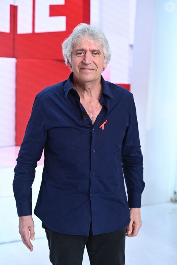 Exclusif - Yves Duteil - Enregistrement de l'émission Vivement dimanche au studio Gabriel, presentée par Michel Drucker . Diffusion sur France 3 le 24/02/24 . © Guillaume Gaffiot / Bestimage