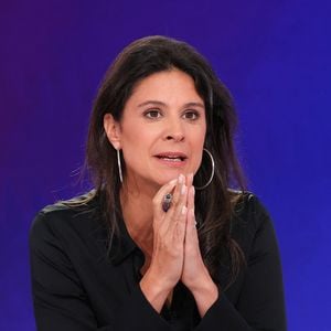 en lui demandant  : "Tu n'as pas de question pour lui ?" Et la journaliste de répondre : "merci" de nouveau. "C'est joli de dire merci comme ça", a alors réagi Léa Salamé. 

Apolline de Malherbe lors de la conférence de presse de rentrée BFM TV. - RMC du groupe Altice France à Paris, France, le 31 août 2023. © Coadic Guirec/Bestimage
