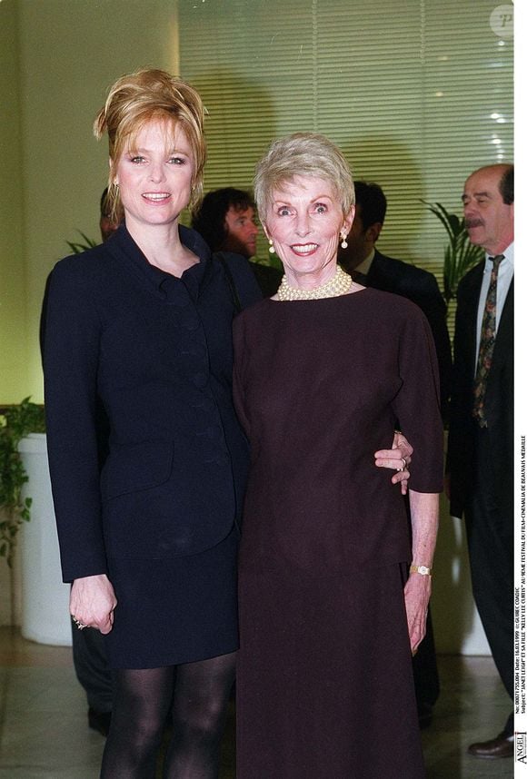 La mère de Kelly Lee Curtis était une actrice célèbre, Janet Leigh.

Janet Leigh et sa fille Kelly Lee Curtis lors du 9e festival du film de Beauvais, en mars 1999.

Photo par : Coadic Guirec / BESTIMAGE