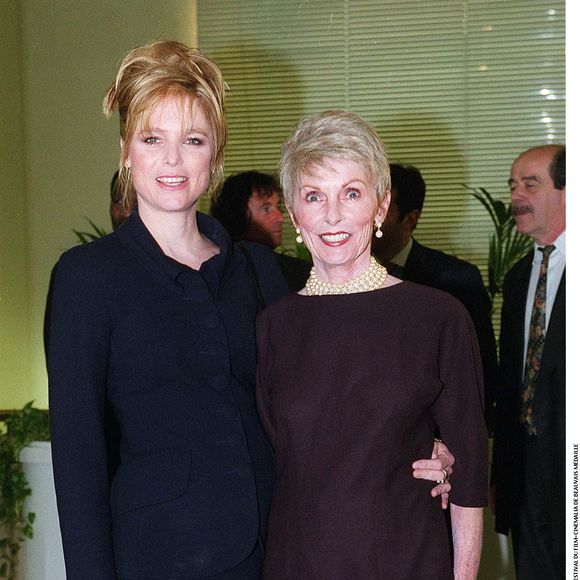 La mère de Kelly Lee Curtis était une actrice célèbre, Janet Leigh.

Janet Leigh et sa fille Kelly Lee Curtis lors du 9e festival du film de Beauvais, en mars 1999.

Photo par : Coadic Guirec / BESTIMAGE