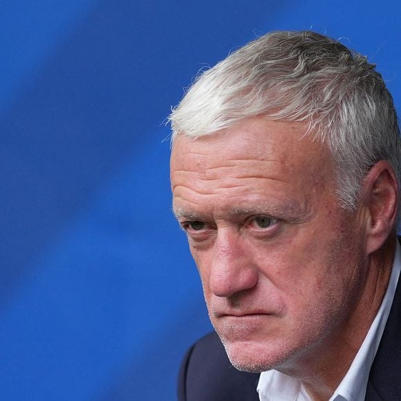 Didier Deschamps (à gauche), sélectionneur de l'équipe de France, est photographié avant la petite finale opposant la France à l'Angleterre lors de la Coupe du monde de la FIFA 2026 à Miami, aux États-Unis, le 18 juillet 2026. Photo : Xinhua/ABACAPRESS.COM/Hu Xingyu)