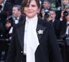 "Je n'avais pas d'argent. Je devais travailler comme caissière. Il fallait que je survive" disait-elle sur Canal+ en 2022. A présent à l'abri financièrement, elle joue la sûreté... 

Juliette Binoche assiste à la première de Amarga Navidad (Noël amer) lors du 79ème Festival de Cannes au Palais des Festivals à Cannes, France, le 19 mai 2026. Crédit Dpa/Abaca