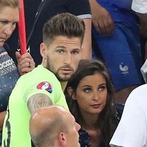 Exclusif - Benoît Costil à nouveau très proche de Malika Ménard à la fin du match de l'UEFA Euro 2016 Allemagne-France au stade Vélodrome à Marseille, France le 7 juillet 2016. © Cyril Moreau/Bestimage
