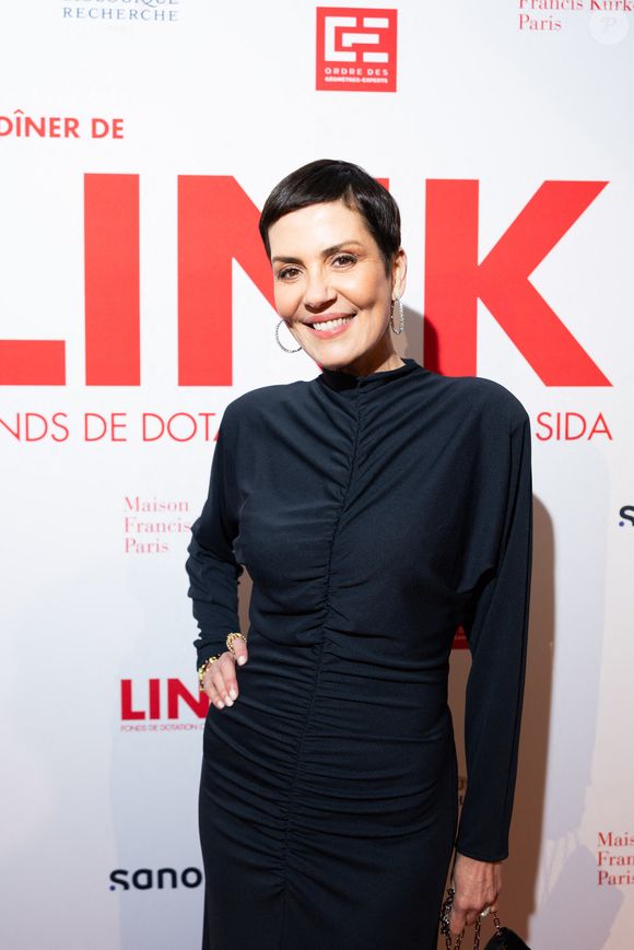 Pourquoi ce poisson ? Tout simplement parce que son ADN est incroyablement compatible avec celui de l'être humain, garantissant une tolérance parfaite sans risque de rejet.

Exclusif - Cristina Cordula - 15ème édition du dîner LINK pour AIDES au pavillon Gabriel à Paris le 1er décembre 2025.
© Julien Sarkissian/Bestimage