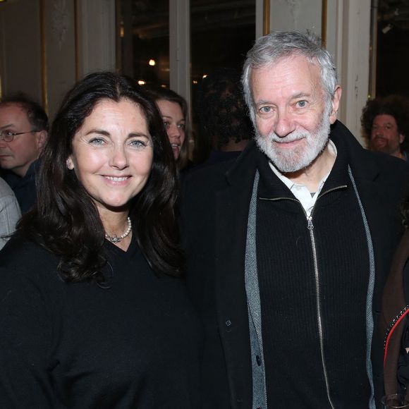 S'ils ont mis un terme à leur histoire il y a plusieurs années, Francis Huster et Cristiana Reali restent unis par l'essentiel : leurs deux filles, Elisa et Toscane.

Exclusif - Cristiana Reali et Francis Huster - Cocktail au Théâtre du Gymnase à la suite de la Première soirée de la Pièce « En thérapie ». 2026 Paris, France
© Bertrand Rindoff / Bestimage