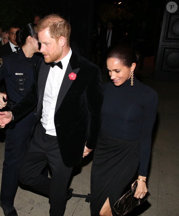 Le prince Harry et Meghan Markle quittant la soirée d'anniversaire de Kris Jenner à Beverly Hills, dans la maison de Jeff Bezos, le 8 novembre 2025. © Backgrid USA / Bestimage