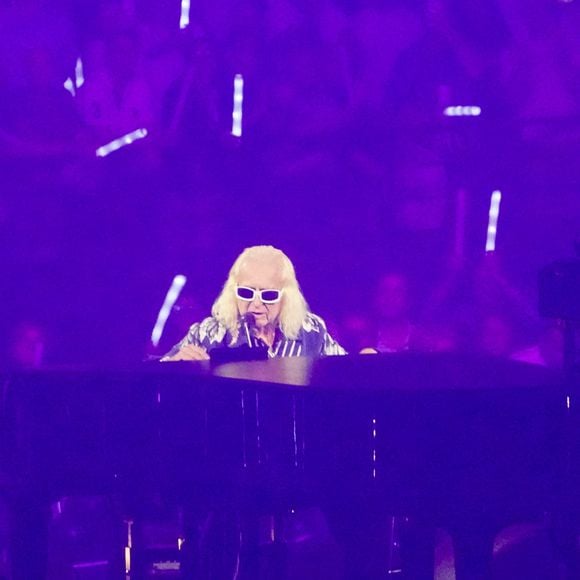 Exclusif - Michel Polnareff fête son anniversaire (79 ans) avec son fils Louka sur la scène de l'Accor Arena (Bercy) à Paris le 3 juillet 2023. POUR INFOS VOIR VENDEUR