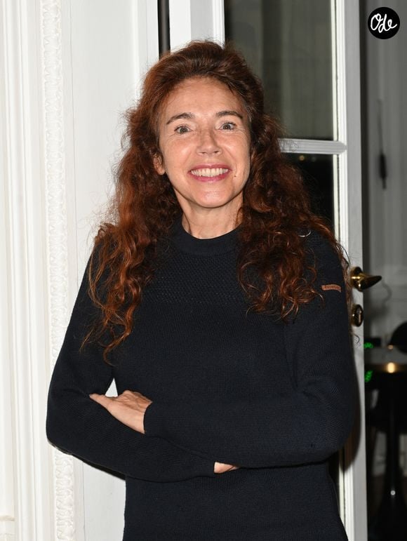 Quand elle ne tourne pas, Isabel Otero partage sa vie entre la ville française d'Uzès, dans le Gard, et le Costa Rica.

Isabel Otero - Conférence de presse du Festival TV de Luchon au Studio Harcourt à Paris. Le 10 janvier 2023
© Coadic Guirec / Bestimage