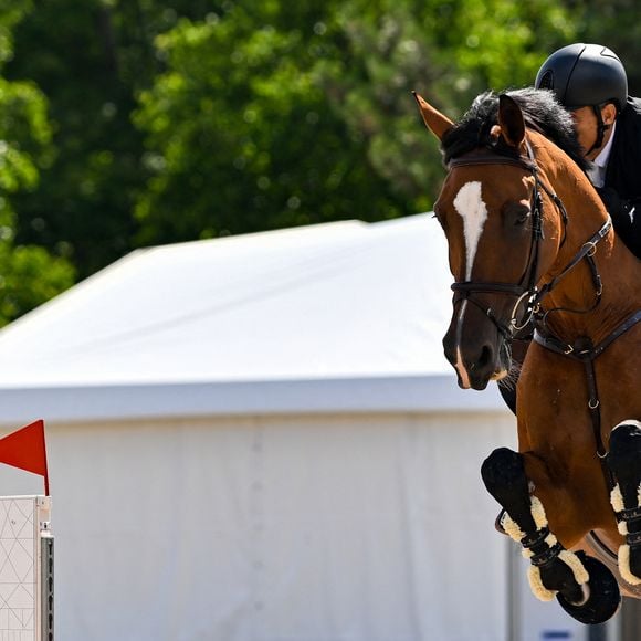 Serge Varsano sur Just Dance T&L Z au Prix Geberit lors de la 10ème édition du "Longines Paris Eiffel Jumping" à la Plaine de Jeux de Bagatelle à Paris le 23 juin 2024.
Pierre Perusseau / Veeren / Bestimage