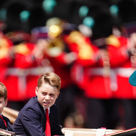 Le prince Louis (à gauche), le prince George et la princesse de Galles rentrent au palais de Buckingham après la cérémonie du drapeau dans le centre de Londres, alors que le roi Charles III célèbre son anniversaire officiel. Date de la photo : samedi 14 juin 2025. ... Cérémonie de remise des couleurs ... 14-06-2025 ... Londres ... UK ... Le crédit photo doit être lu comme suit : Aaron Chown/PA Wire. Numéro de référence unique : 80648649 ... Le crédit photo doit être lu comme suit : Aaron Chown/PA Wire : Aaron Chown/PA Wire