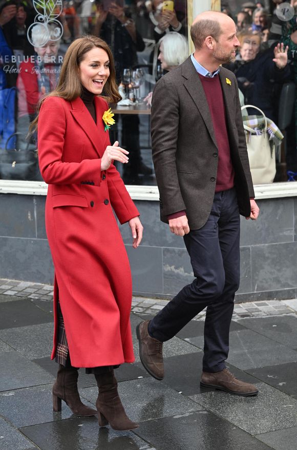 Le prince William, prince de Galles, et Catherine (Kate) Middleton, princesse de Galles, visitent le marché de Pontypridd, le 26 février 2025. 
Zuma Press/Bestimage