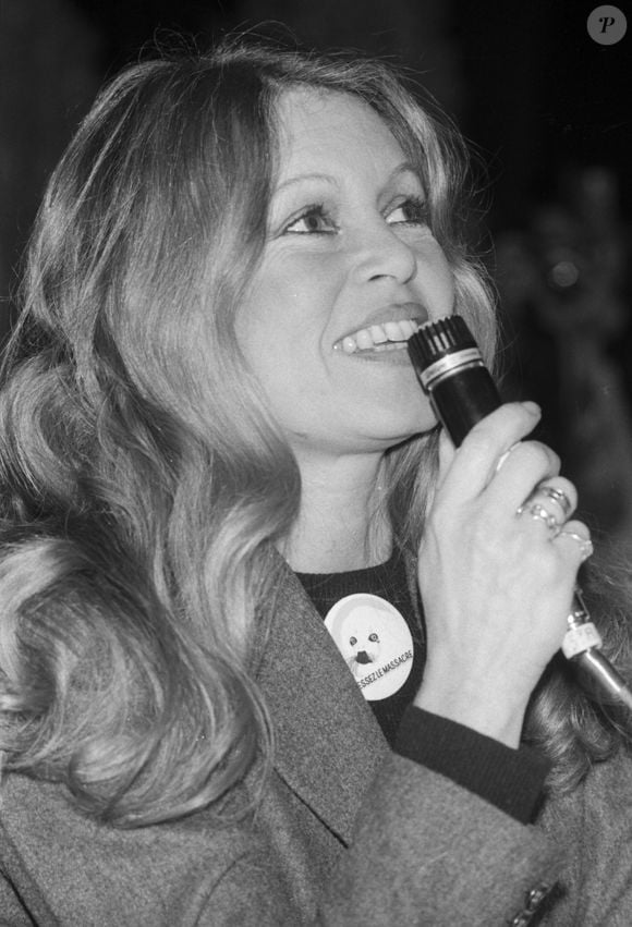 Archives - Brigitte Bardot en conférence de presse pour la protection des animaux, pour faire cesser le massacre des bébés phoques. Le 12 mars 1979
© Jean-Claude Woestelandt / Bestimage