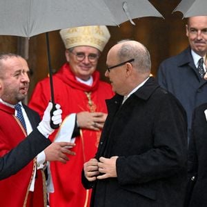 Le prince Albert II de Monaco et la princesse Charlene assistent à la messe pontificale dans le cadre de la célébration de la Sainte Devote, sainte patronne de Monaco, à Monaco le 27 janvier 2025. © Bruno Bebert / Bestimage