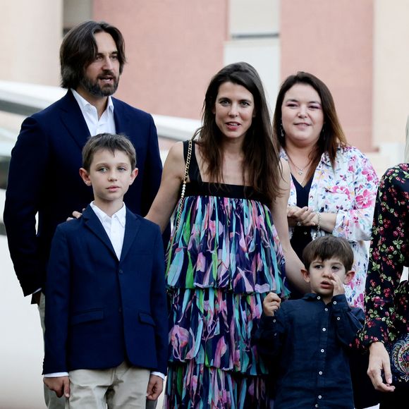 Dimitri Rassam, Raphaël Elmaleh, Charlotte Casiraghi, Balthazar Rassam lors du traditionnel pique-nique "U Cavagnëtu" au parc Princesse Antoinette à Monaco le 9 septembre 2023.

© Claudia Albuquerque / Bestimage